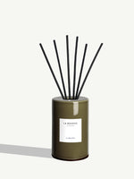 Le diffuseur La Bohème, que cette recharge remplit. Le flacon de recharge est vendu seul.