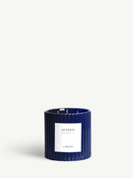 Bougie Le Poète grand format, pot cannelé en céramique bleu marine