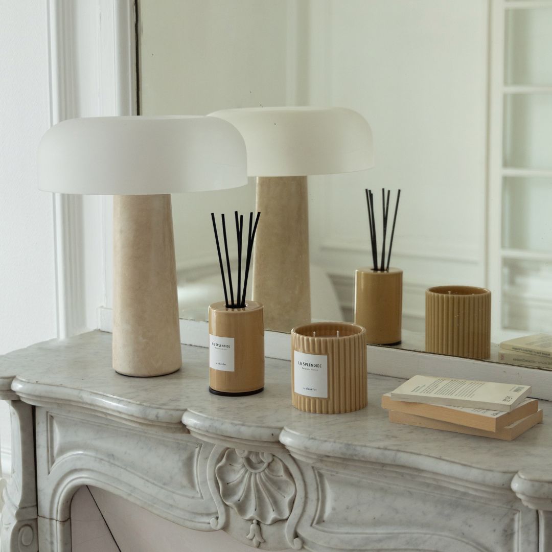Le diffuseur Le Splendide, que cette recharge remplit. Le flacon de recharge est vendu seul.