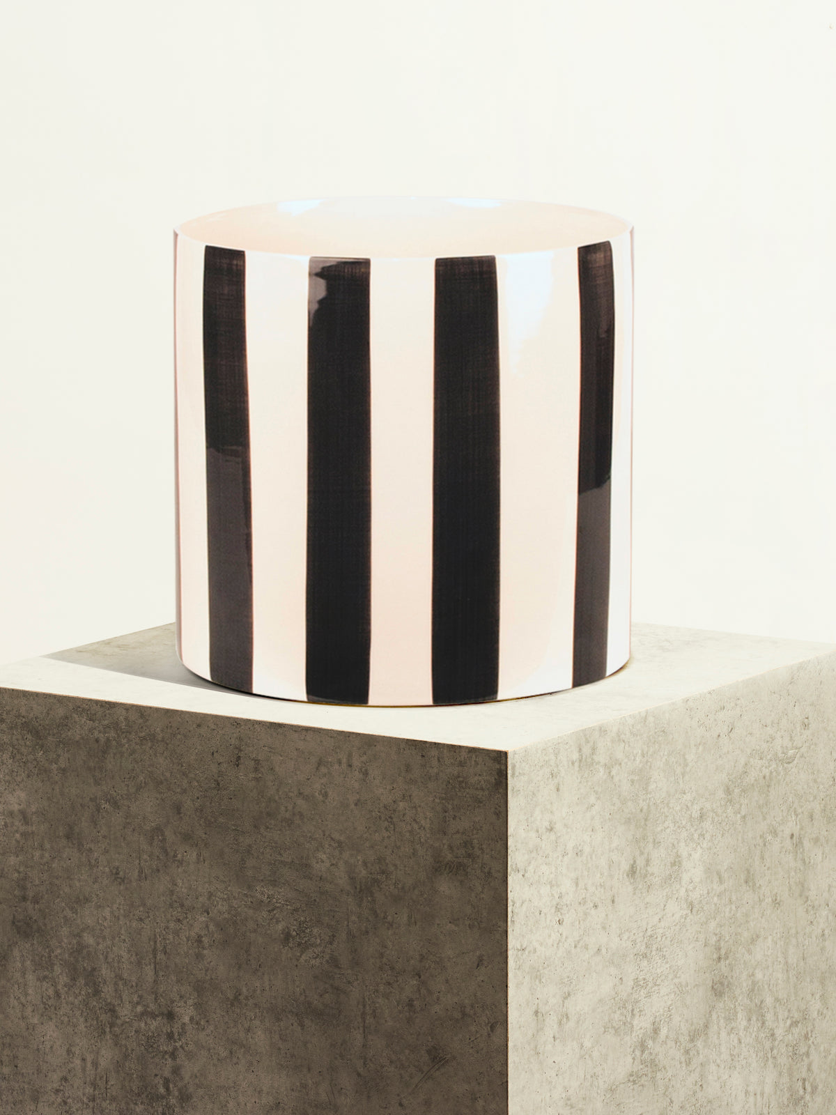 Pot en céramique rayée - Noir réglisse - 24 cm